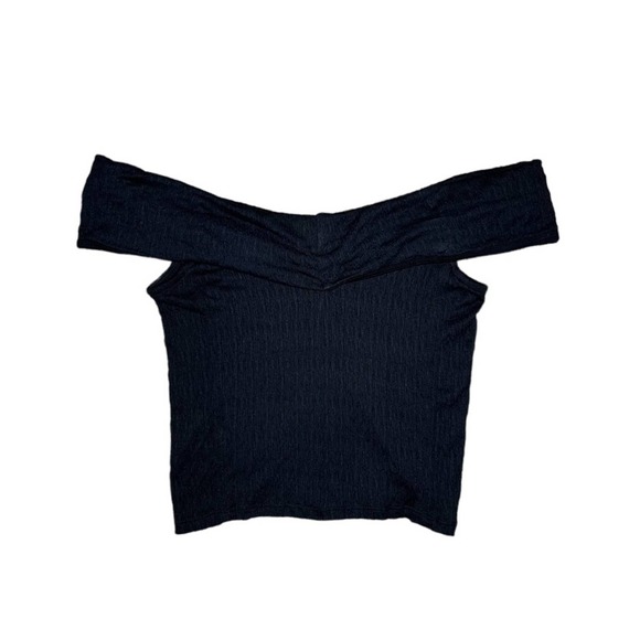 Free People Women’s Off The Shoulder Black Textured Stretch Button Down Crop Top - Picture 2 of 4